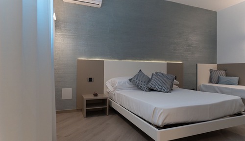 Habitación triple Deluxe, vistas a la piscina