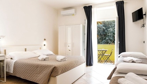 Habitación cuádruple, balcón