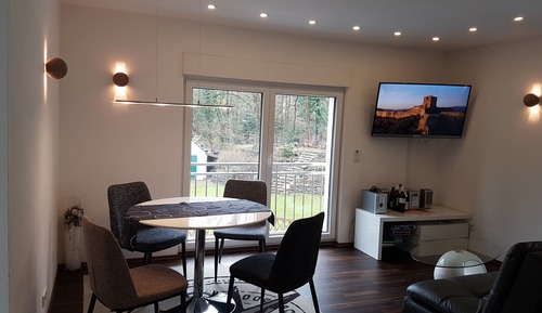 Estudio superior, 1 cama de matrimonio con sofá cama (incl. end cleaning fee €35)