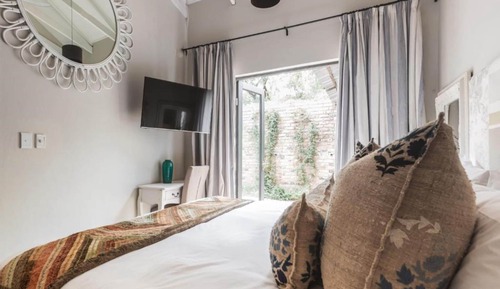 Suite de lujo, 1 habitación, vistas al jardín, en la zona del patio (Basil)