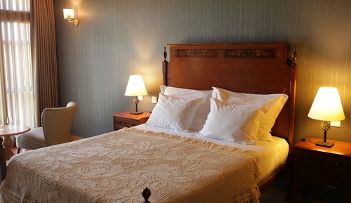 Habitación superior con 1 cama doble o 2 individuales