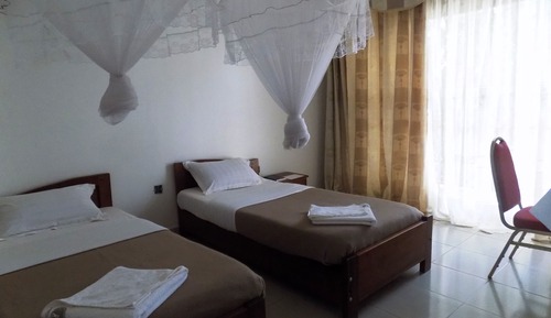 Habitación con 2 camas individuales