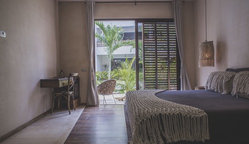 Habitación estándar doble, 1 cama de matrimonio grande, vistas a la piscina