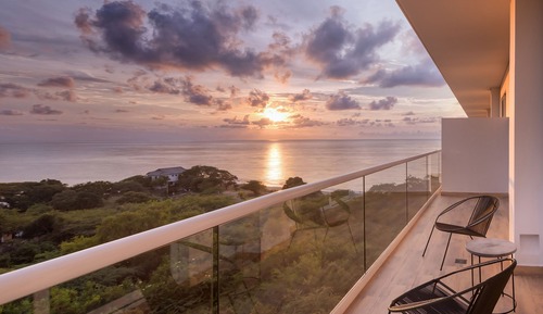 Habitación junior doble, 1 cama de matrimonio grande con sofá cama, balcón