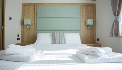 Indulgent 4 Berth Caravan Pet Free