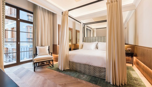 Deluxe Palacio