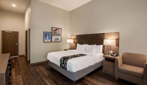 Habitación, 1 cama de matrimonio grande, no fumadores (Mobility/Hearing Impaired Room)