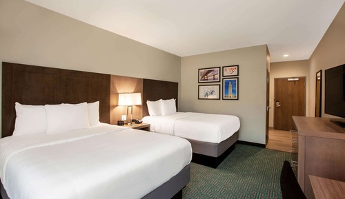 Habitación, 2 camas de matrimonio, no fumadores (Mobility/Hearing Impaired Room)