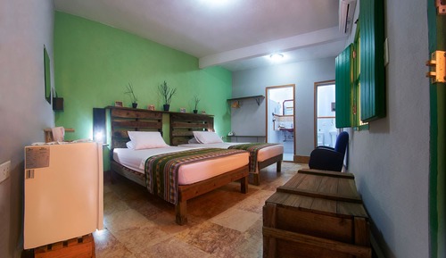 Habitación con 2 camas individuales