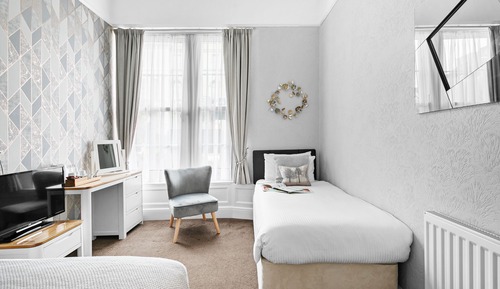 Habitación familiar (2 Adults + 1 Child)