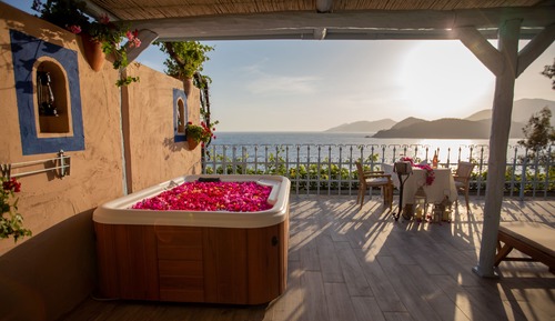 Suite with Jacuzi and Private Terrace 