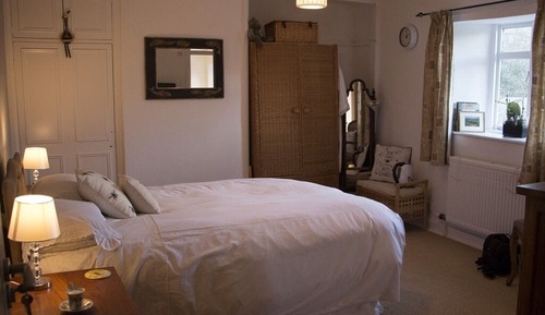 Habitación Confort con 1 cama doble o 2 individuales, baño privado