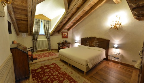 Suite (with Steam Bath)