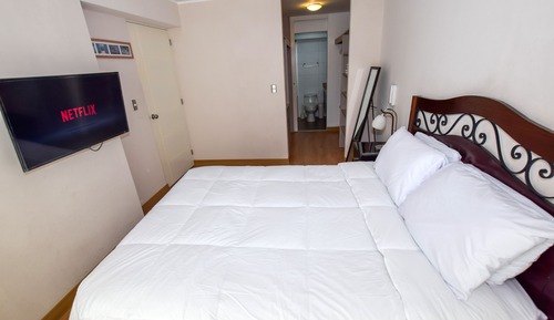 Luxury Condo 1807, 1 Bedroom, Balcony, City View