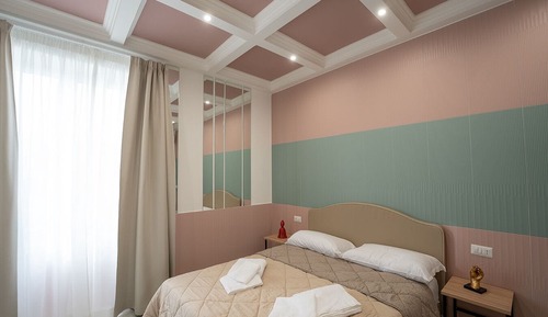 Habitación superior, 1 habitación, vistas parciales al mar, en edificio anexo (via del chiostro 25)