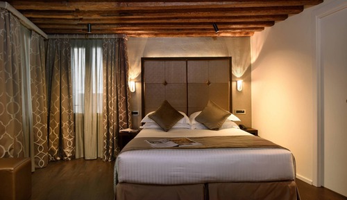 Habitación familiar (Access via stairs only)