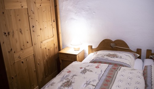 Habitación doble, baño compartido, vistas a la montaña