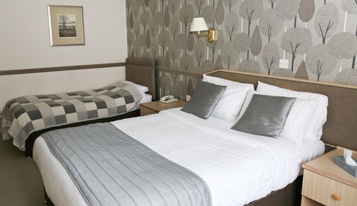 Habitación superior con 1 cama doble o 2 individuales