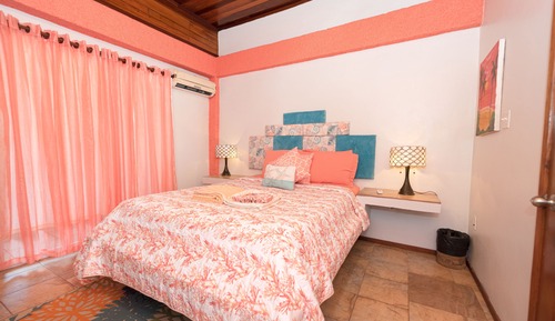 CROCODILE 2 Bedrooms, Sea View