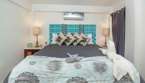 STING RAY SUITE: 1 Bedroom, Sea View, Poolside