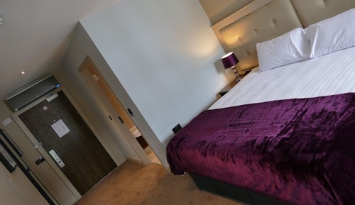 Habitación ejecutiva con 1 cama doble o 2 individuales, vistas a la ciudad