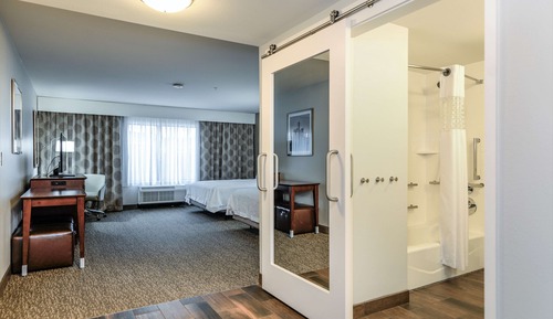 Habitación, 2 camas de matrimonio, accesible para personas con discapacidad, bañera