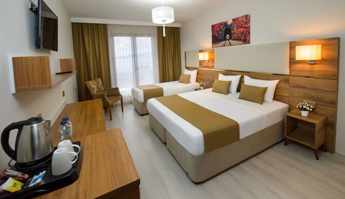 Habitación triple estándar, vistas al jardín