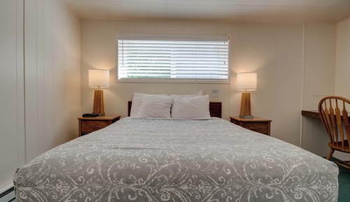 1 bedroom Queen Cottage w/kitchen, Ocean Pet Friendly