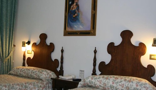 Habitación con 2 camas individuales