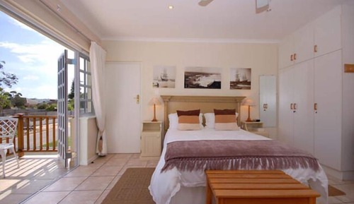 Habitación (Periwinkle Upstairs)