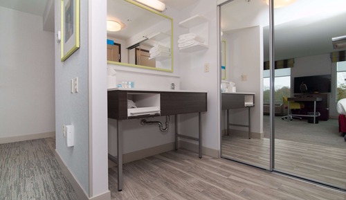 Estudio, 1 cama de matrimonio grande, no fumadores, frigorífico y microondas (Wet Bar)