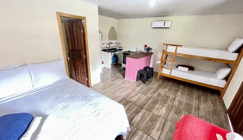 Quarto com Cozinha - Quarto Família ou Casinha Vermelha