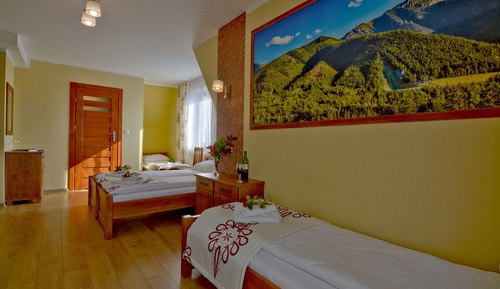 Habitación familiar, balcón, vistas a la montaña