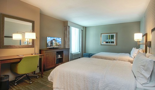 Habitación, 2 camas de matrimonio, accesible para personas con discapacidad, bañera