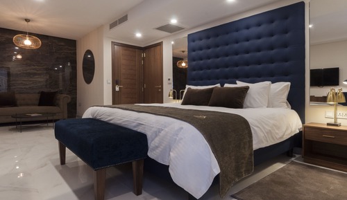 Suite Deluxe, bañera de hidromasaje, vistas a la ciudad