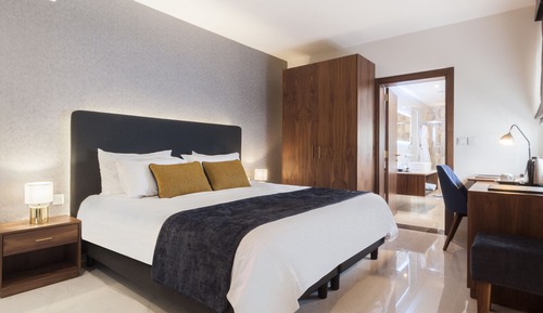 Habitación estándar con 1 cama doble o 2 individuales