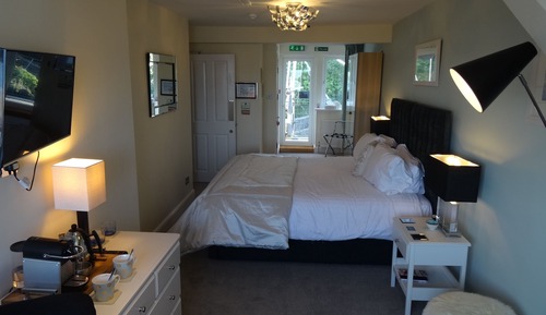 Habitación superior con 1 cama doble o 2 individuales, baño privado (Up with the Gulls)