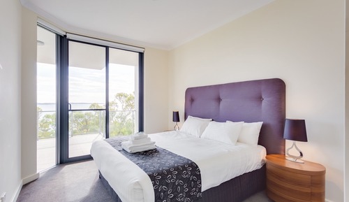 Apartamento ejecutivo, 3 habitaciones, vistas al mar