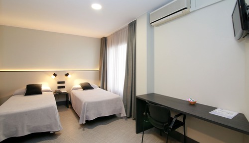 Habitación con 2 camas individuales