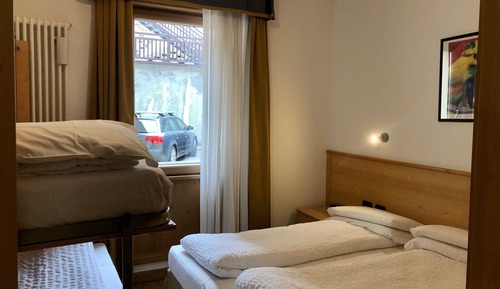 Habitación cuádruple económica