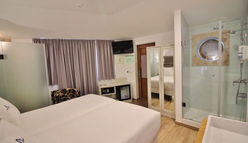 Habitación con 2 camas individuales, terraza