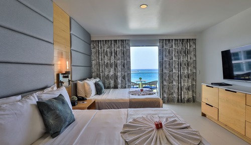 Queen Double Oceanview Guestroom