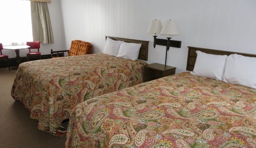 Habitación estándar (2 Queen Beds and 1 Sofa Bed)