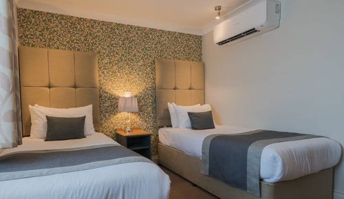 Habitación estándar con 2 camas individuales, baño privado