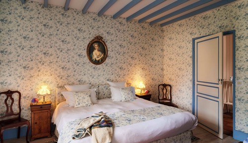 Suite, baño privado, vistas al jardín