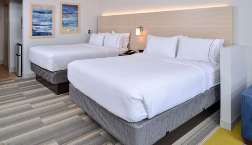 Suite, 2 camas de matrimonio, accesible para personas con discapacidad (Living Area, Comm)