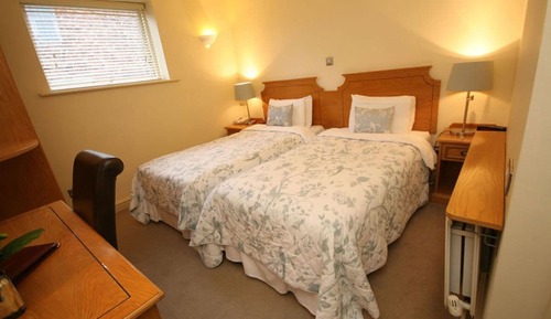 Habitación con 2 camas individuales