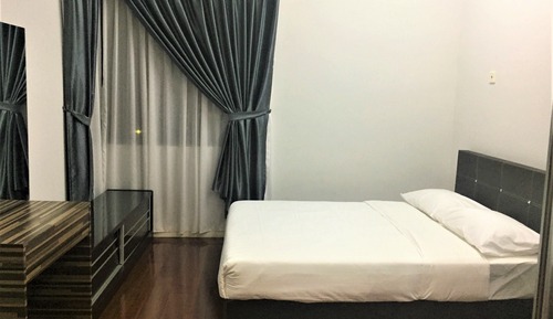 Apartamento, 2 habitaciones, balcón, vistas a la ciudad