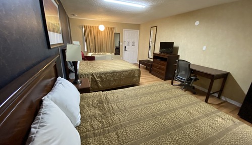 Habitación básica doble, 2 camas de matrimonio