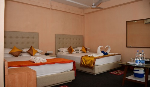 Four Bed Ac with Balcony